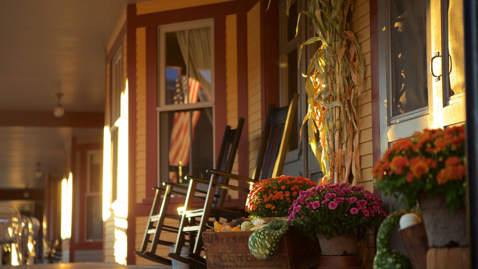 porches fall decor