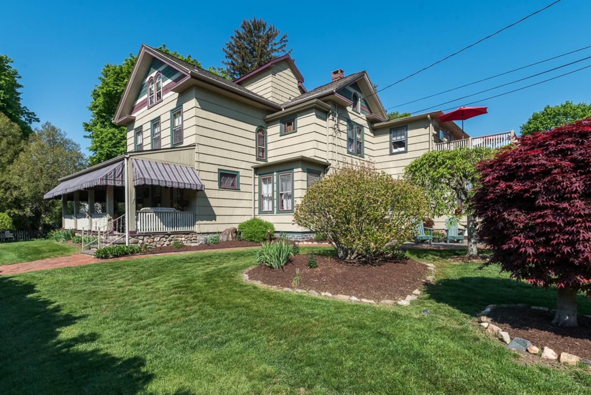 Connecticut Coastal B&B Lodging for Unique Getaways Westbrook Inn Bed