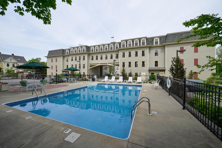 Unique Lodging Vacations In Maine New England Inns And Resorts Bar Harbor Grand Hotel