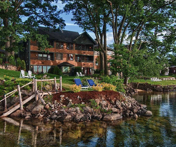 Boathouse Lodge at Mill Falls, Hotel on Lake Winnipesaukee