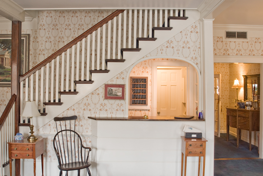 deerfield-inn_reception desk