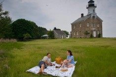 Couple picnicking on romantic Connecticut getaway